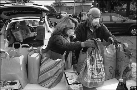 Rossmoor couple answers the call for Crisis Center Rossmoor couple answers the call for Crisis Center